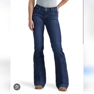 Wrangler Willow Size 31x24 11/12